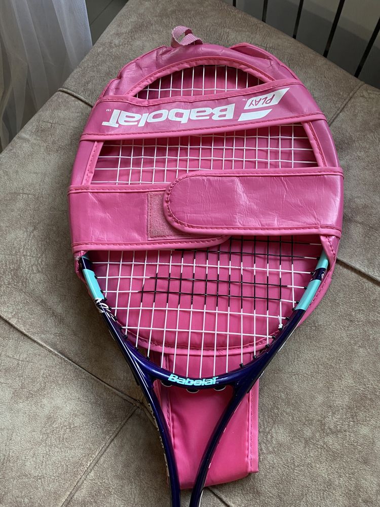 Продаю теннисную ракетку