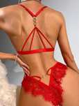Set lenjerie sexy cu decupaje si detalii cercuri: sutien + chilot