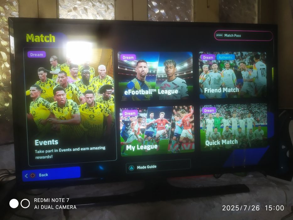 Pleystation 4 pro 4 K padderjka qiladi sotiladi holati yahshi zor