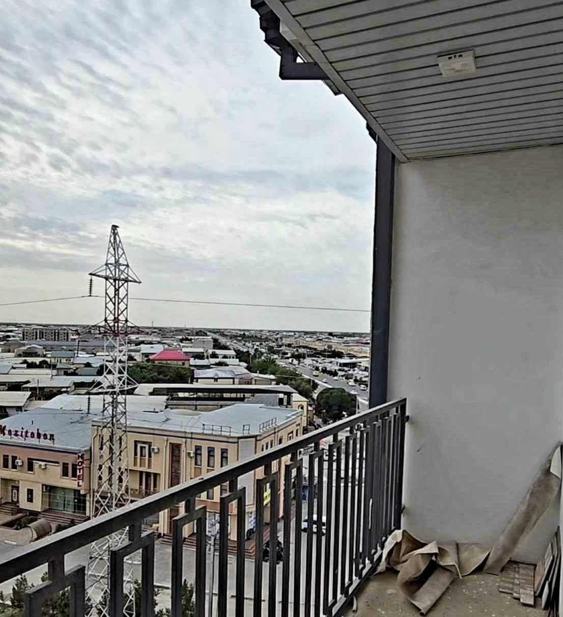 Карвон бозор Чоррахасида,8каватлик лифтлик,янги уйнинг 7каватида, 1хон