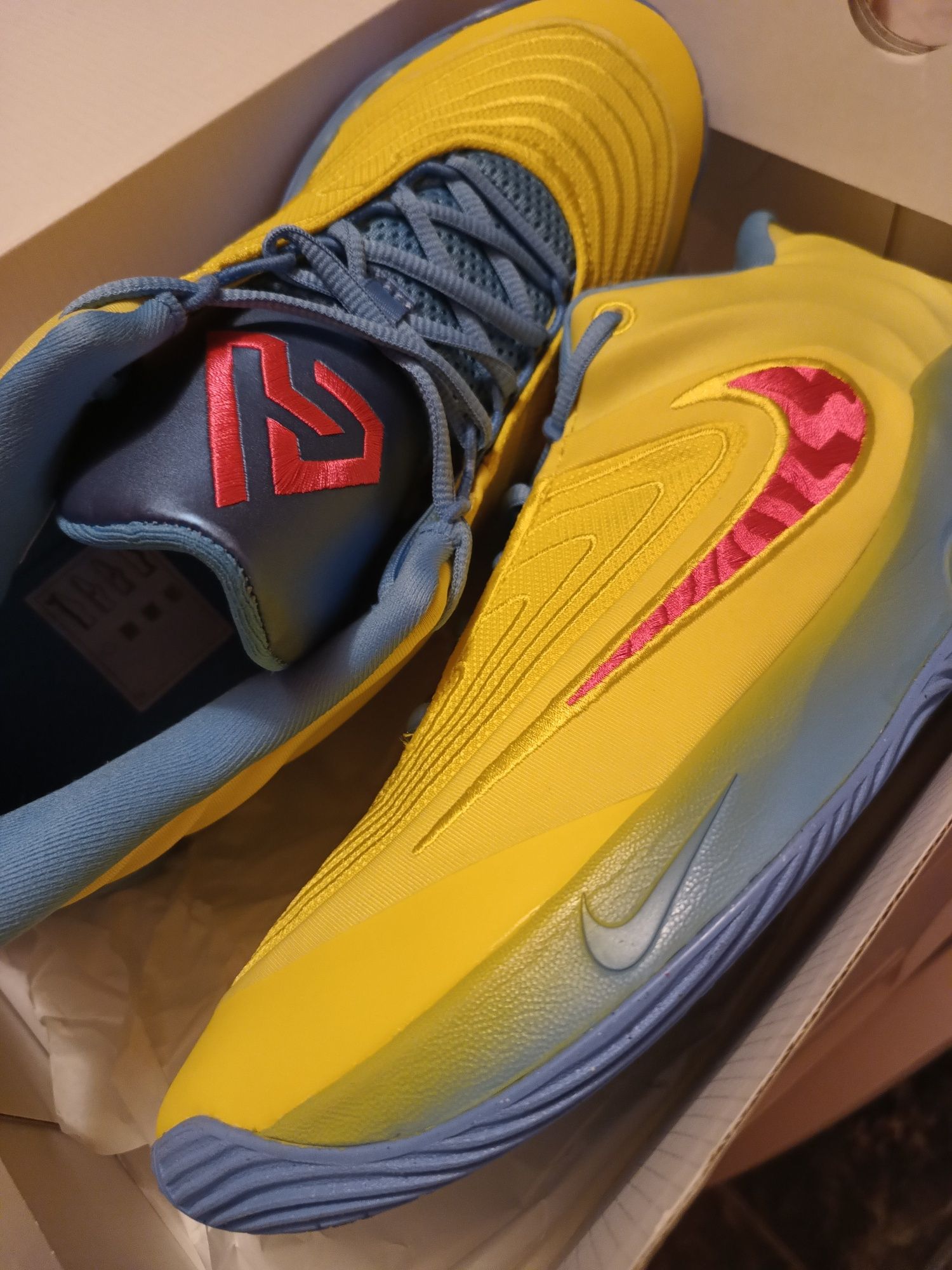 Adidași Nike 45 NOI Galben model super