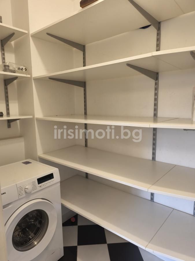 Под наем четиристаен, €1300, 147кв.м. в Изток