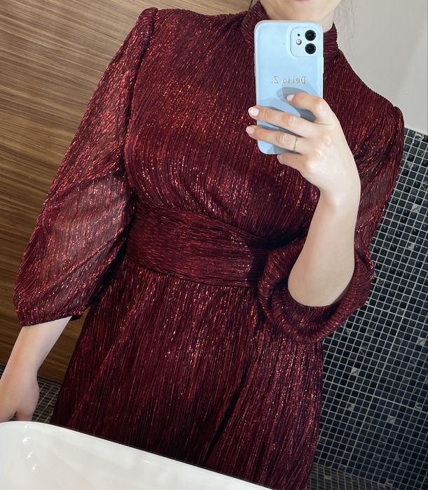Rochie eleganta midi, in colturi