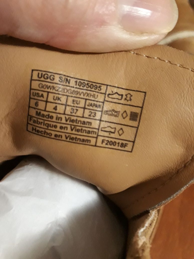 Продам новые Max Mara - Ugg ( оригинал)