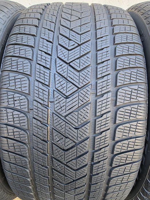 Vând patru anvelope de iarna pirelli 305 40 20 / 275 45 20 dot 3624