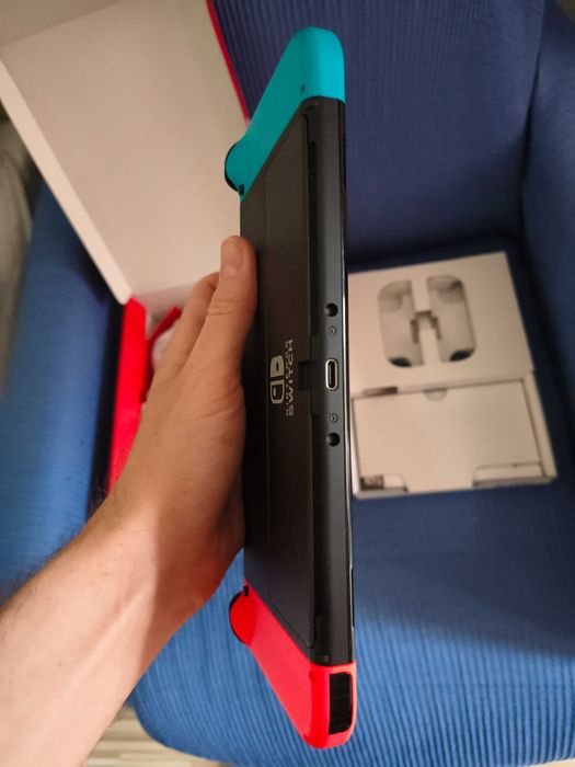 Nintendo Switch OLED la cutie modat card 256GB cu jocuri + bonus