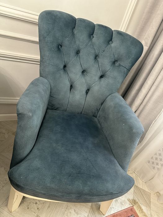 Продам диван и два кресла