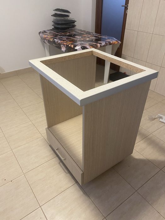 Corp mobila , suport plita si cuptor.