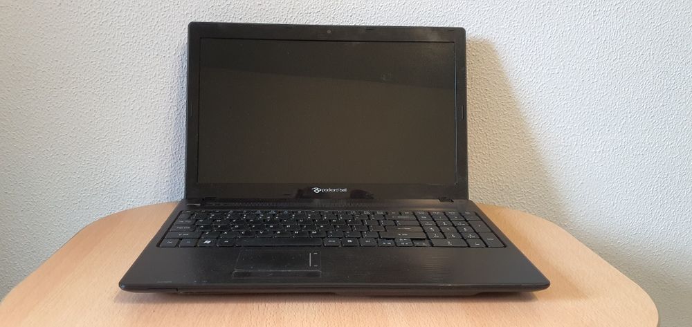 Vând laptop Packard Bell by Acer