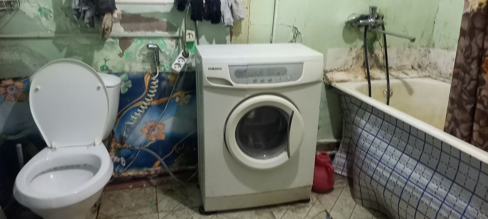 Ижрога уй. Усталарга  талабаларга ттранспортный инстутин янида .кунли