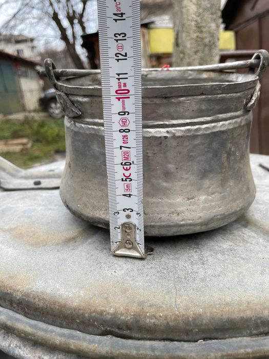 Стари менци с различна големина