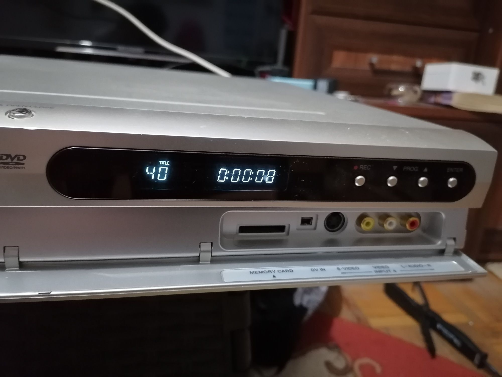 DVD-HDD recorder Targa DRH5000