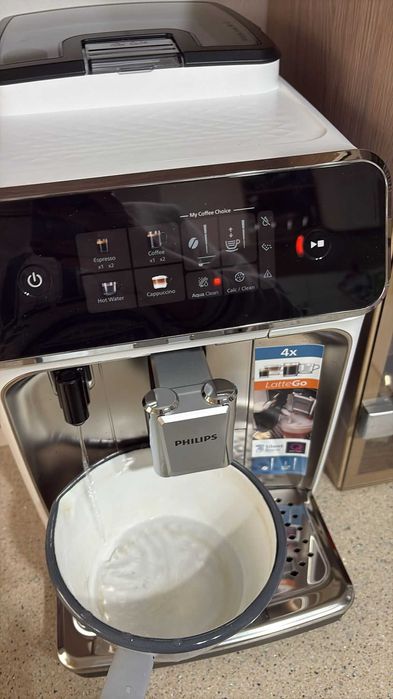 Espressor automat Philips 2300 EP2333/40 1500W 4 tipuri de bauturi