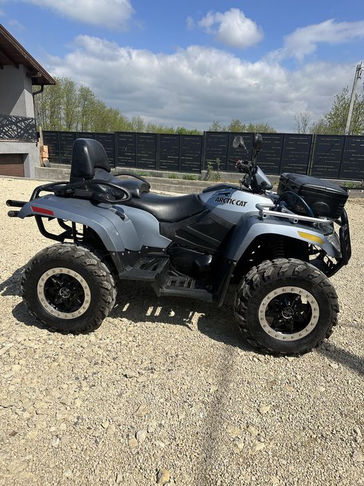 Artic cat 700EFI ( nu can am ,cf moto , linhai )