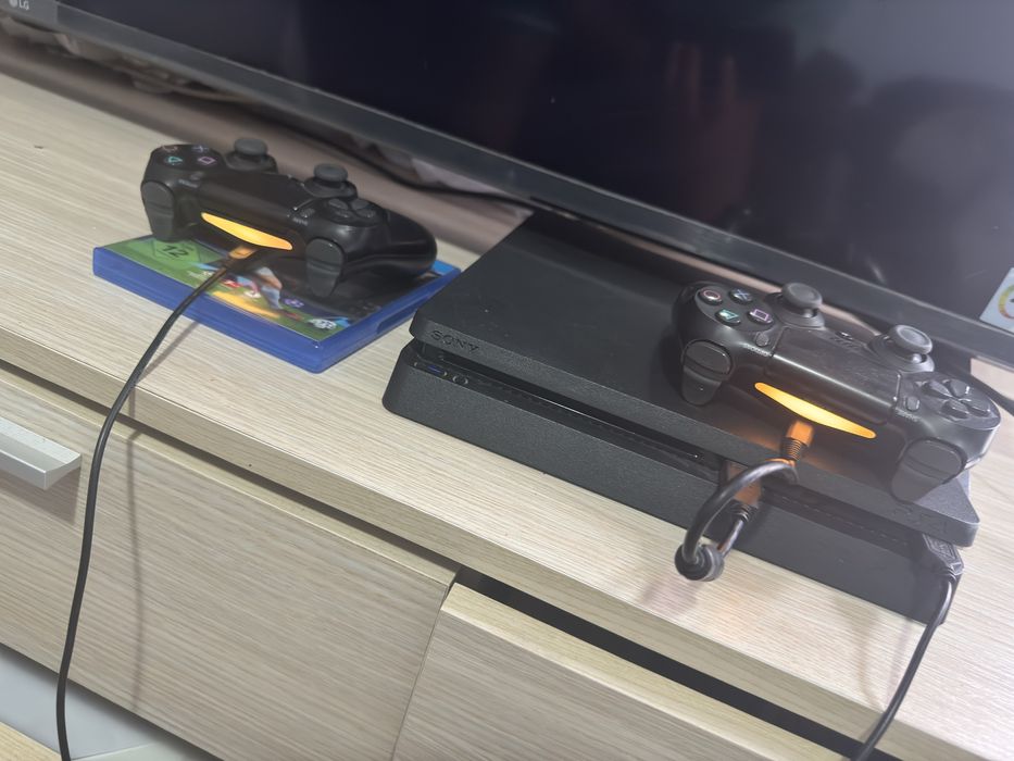 PlayStation 4 slim