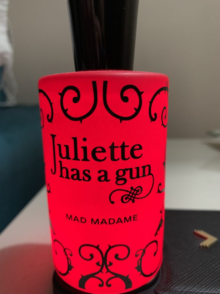 Parfum Mad Madame by Juliette has a gun