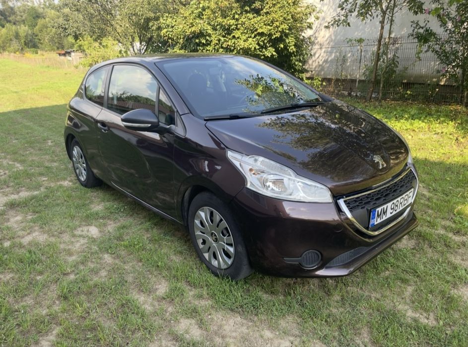 Vând PEUGEOT 208 57.000 km 1.0 benzina euro 5