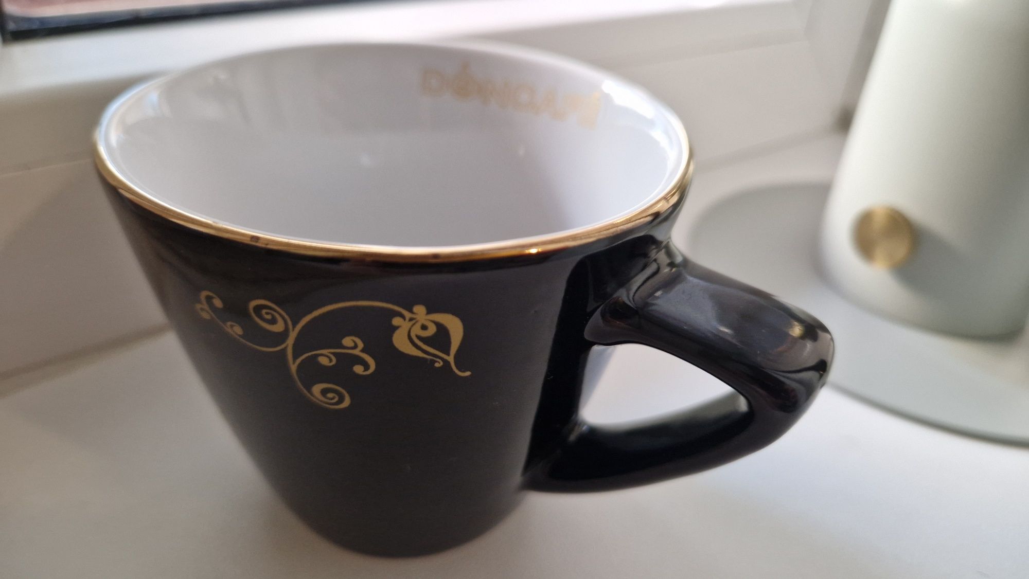 Vând set cești căni capucino Doncafe