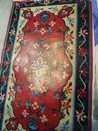 Продавам чисто нов Чипровски килим