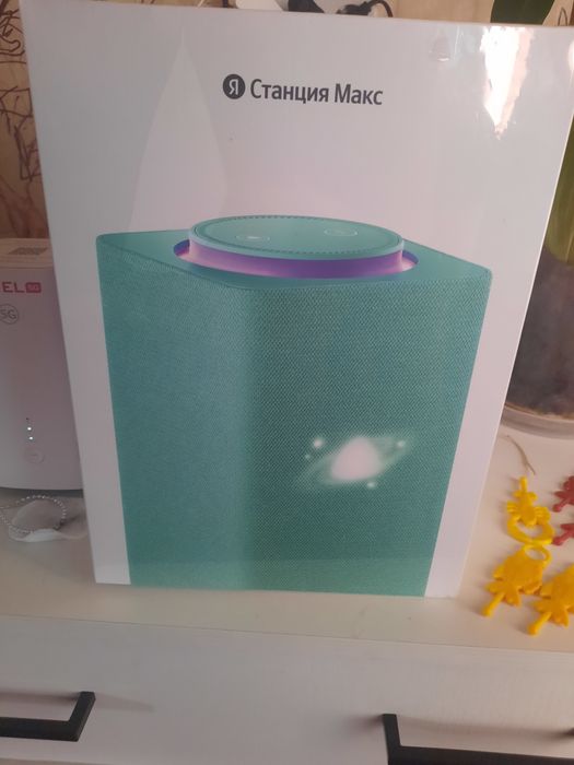 Продам умную колонку яндекс макс