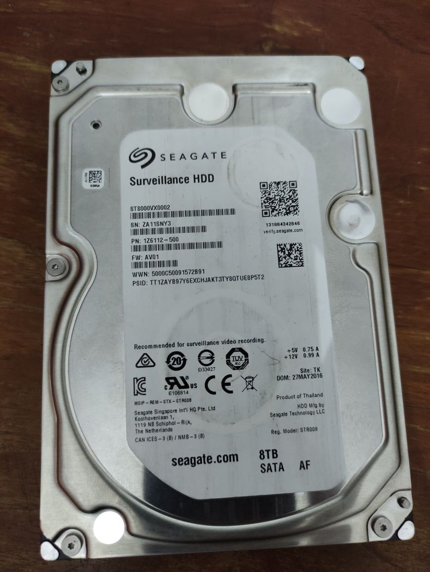 Жёсткий диск видеонаблюдение HDD 8 ТБ 8 TB почти новый