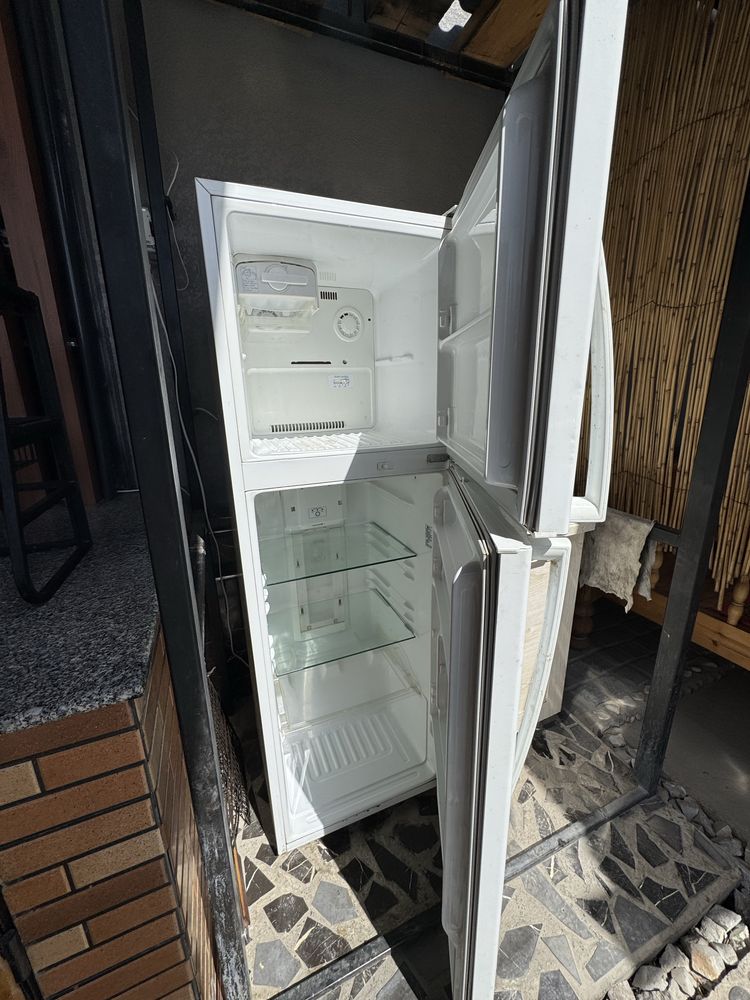 Холодильник midea и LG