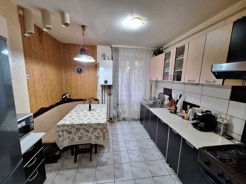 Apartament 4 camere cartier Sasar, Str. Narciselor, Baia Mare