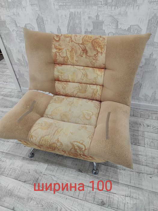 софа мягкая, небольшая