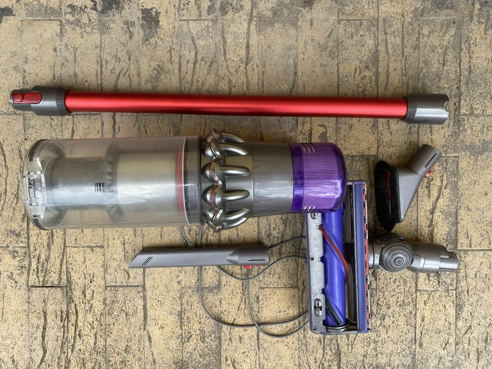 aspirator profesional Dyson V11