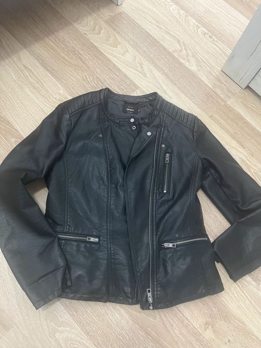 Geaca imitatie piele