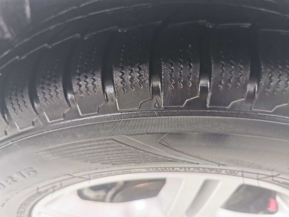 4 БРОЯ ЗИМНИ SUV Гуми 215/70 R16 104Н