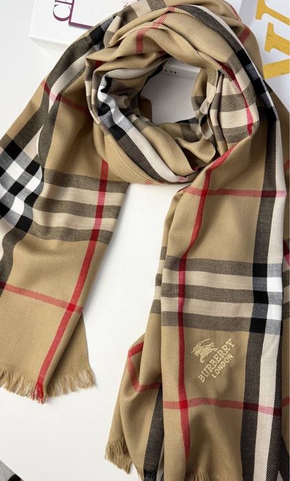 Esarfe- diverse modele în privat