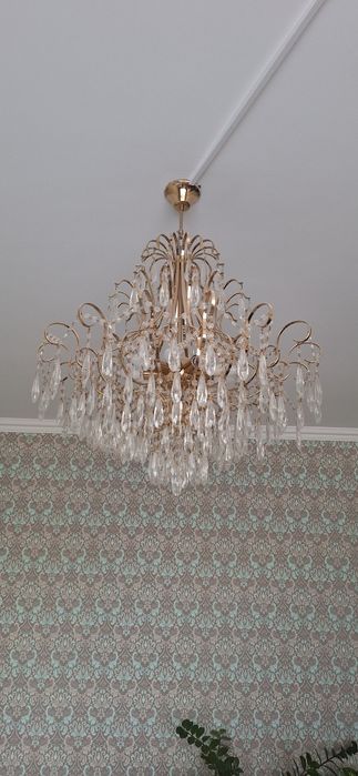 Люстра для зала.