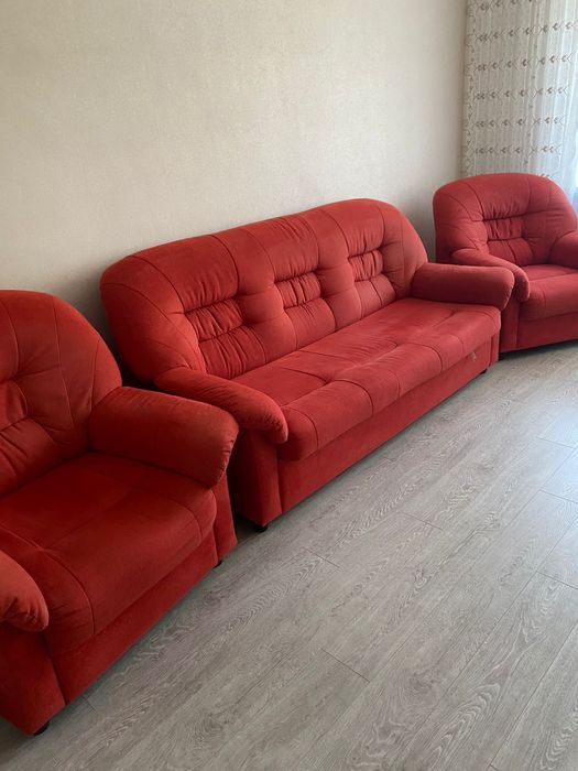 Продам диван и два кресла