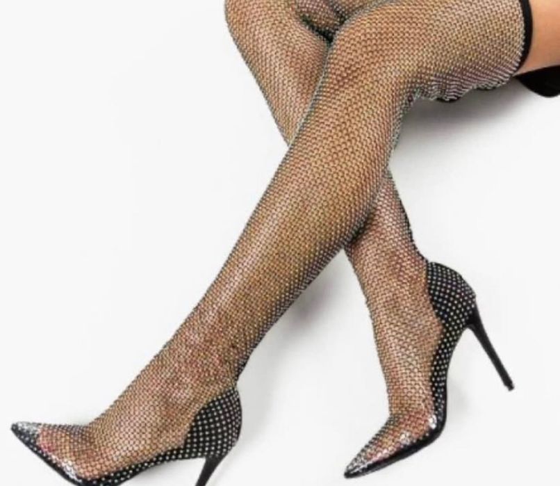 Чизми с камъни .