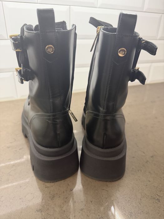 Нови боти Elisabetta Franchi