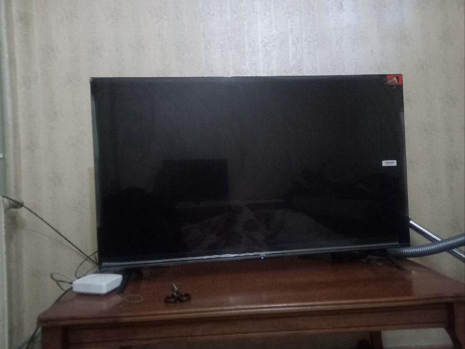 TLC 43 4 k smart  televizor