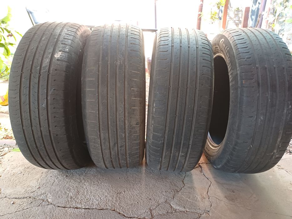 Vând set 4 anvelope vară 215/60 R17