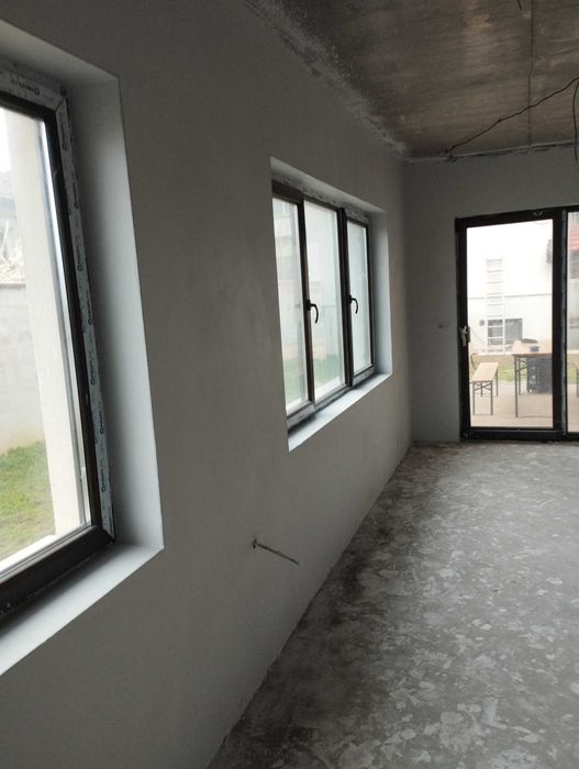 Машинна мазилка и замазка изолация  с монофазен и трифазен турбозол