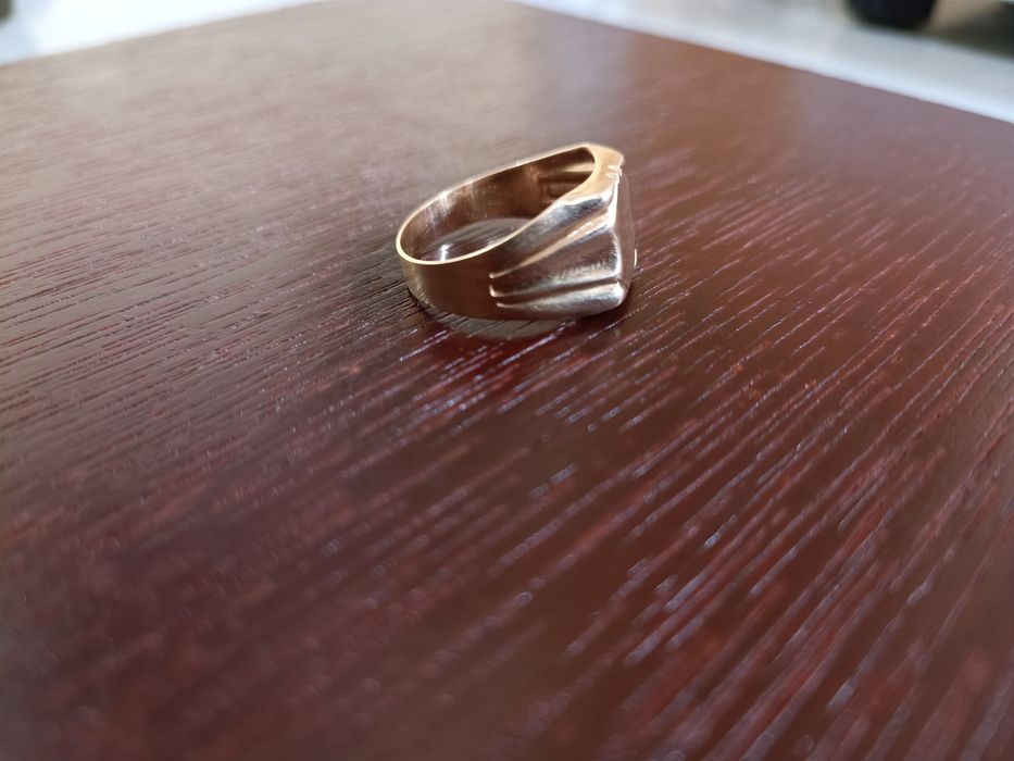 Перстень золотой