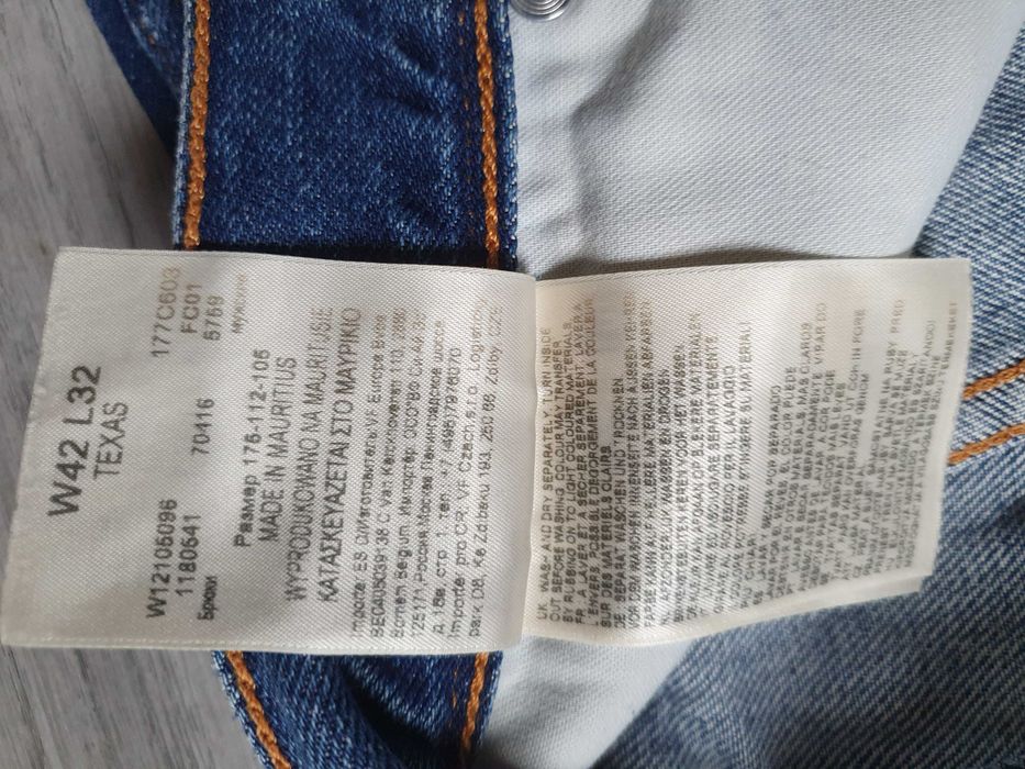 Blugi WRANGLER "Texas" - Marime W42 L32 (Talie 107 cm)