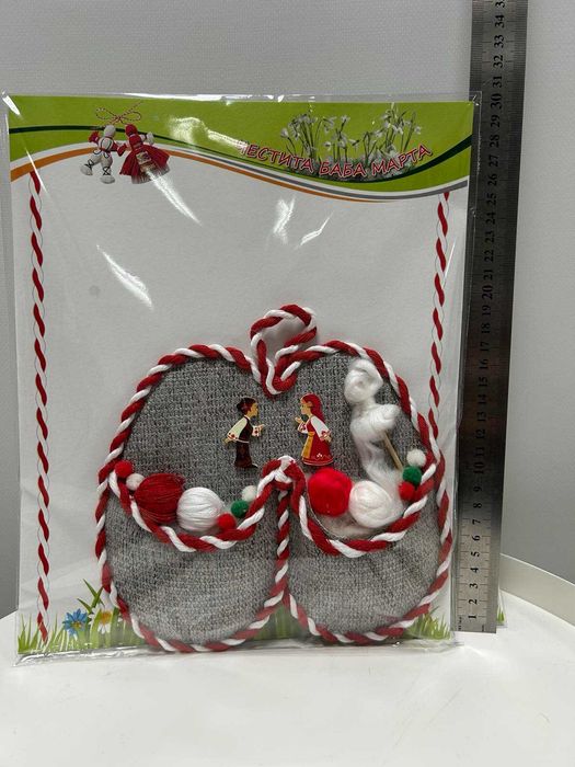 Мартеници на едро