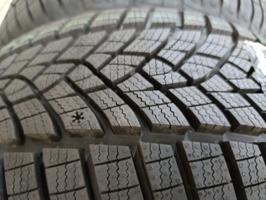 Зимни гуми Good year 195/50/15