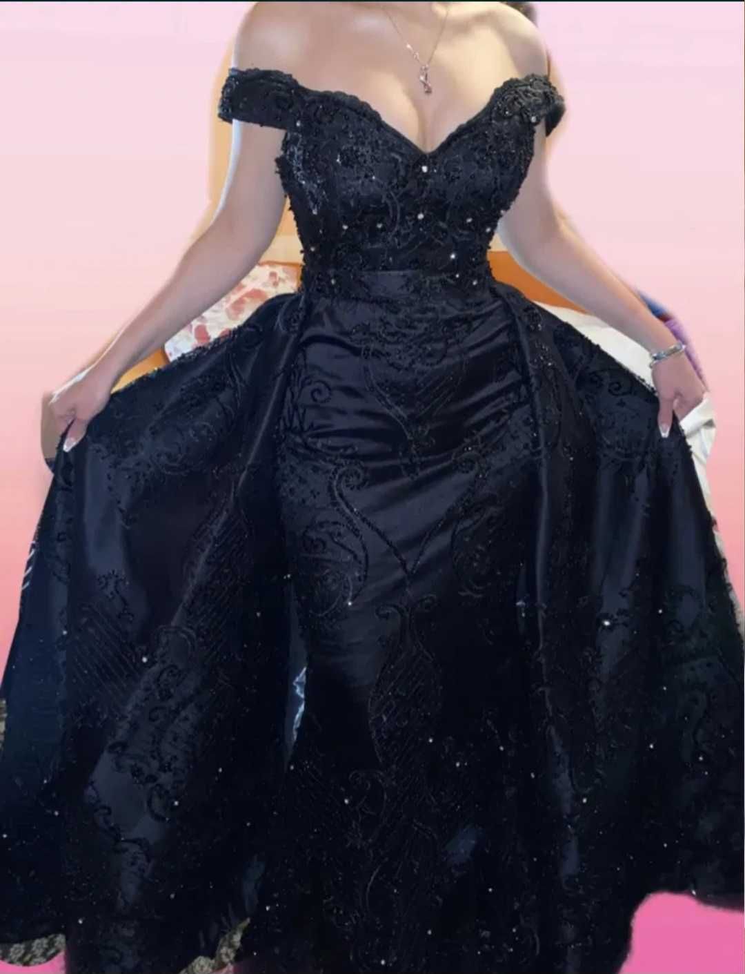 Официална черна рокля