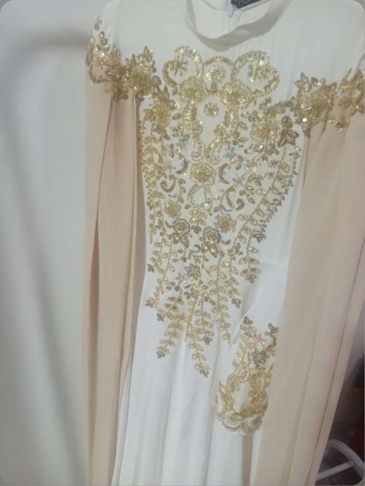 Qaymoq rang Abaya koʻylak
