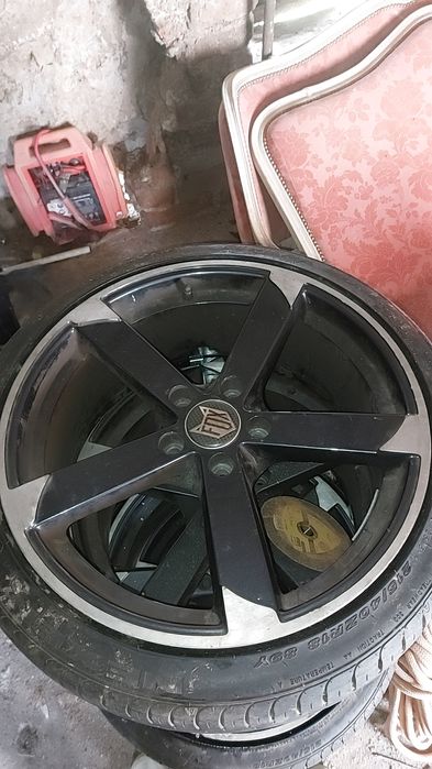 Vând jenti r18...