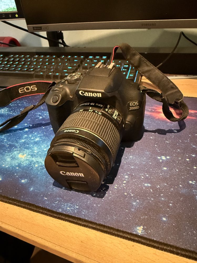 Продавам Canon EOS 2000D 18-55IS + 75-300