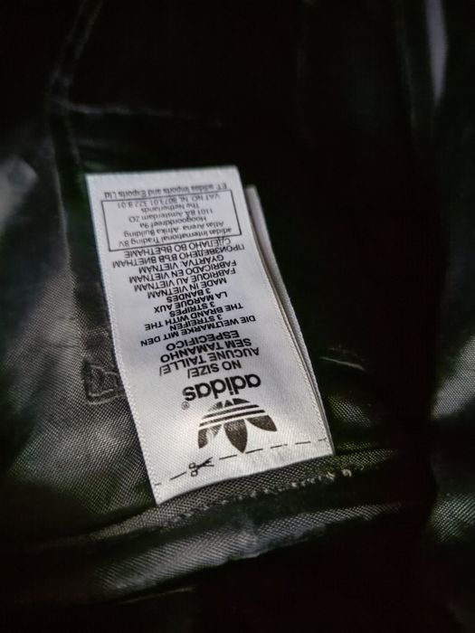 Adidas оригинална чанта за през рамо-30 лв.
