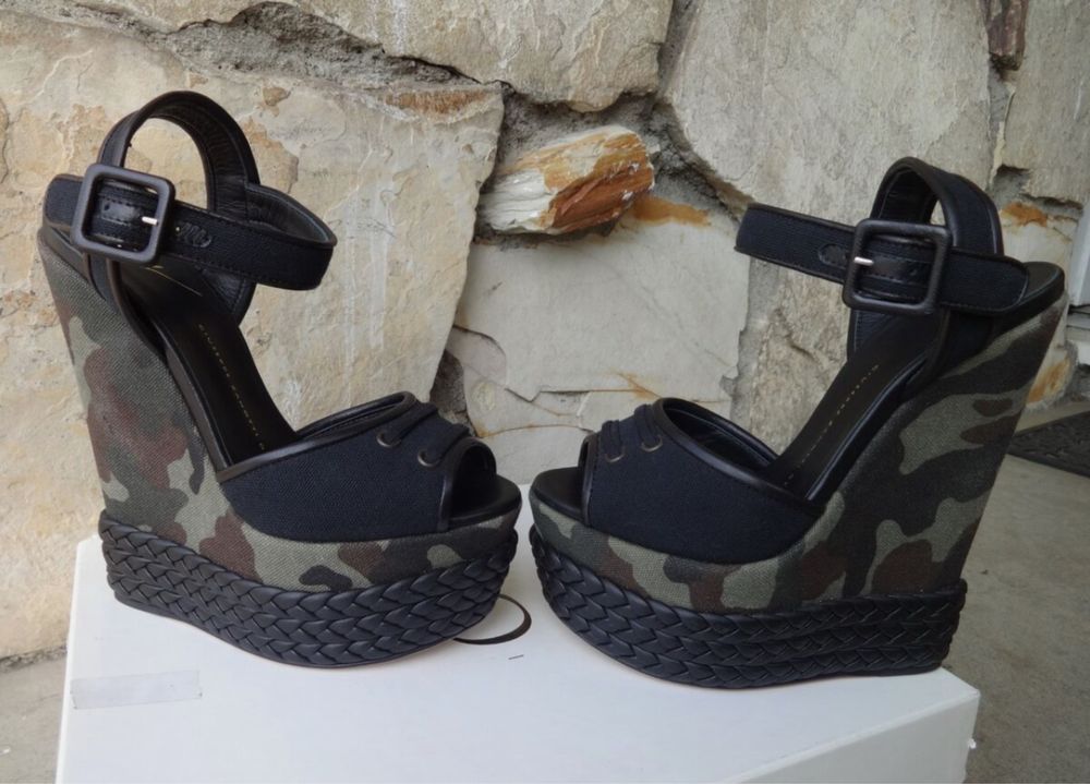 Сандали с платформа - Giuseppe Zanotti