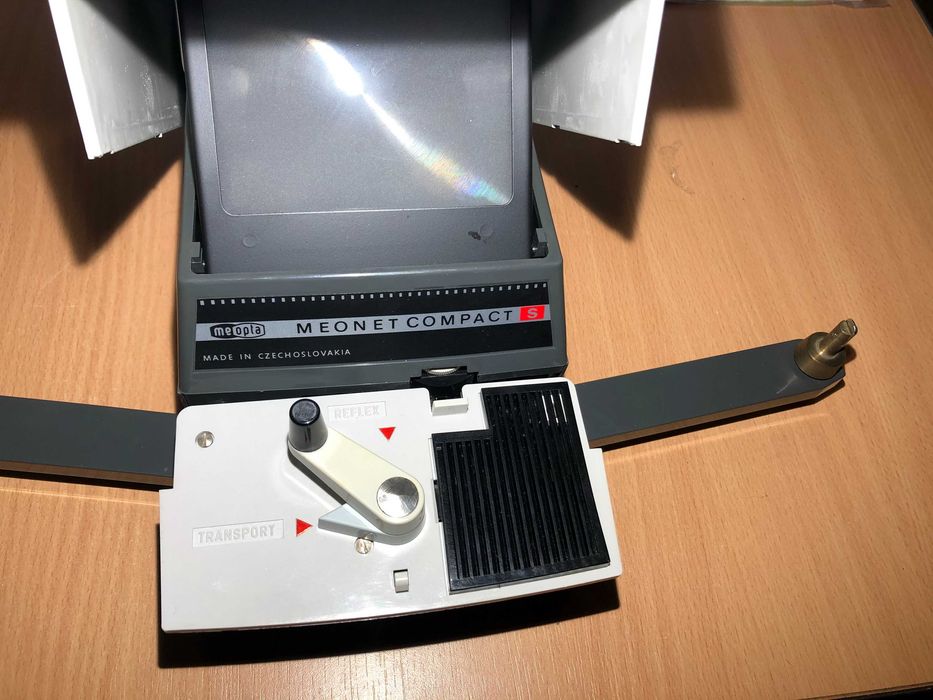 Aparat de vazut filme 8 mm in slow motion Meopta Meonet Compact S